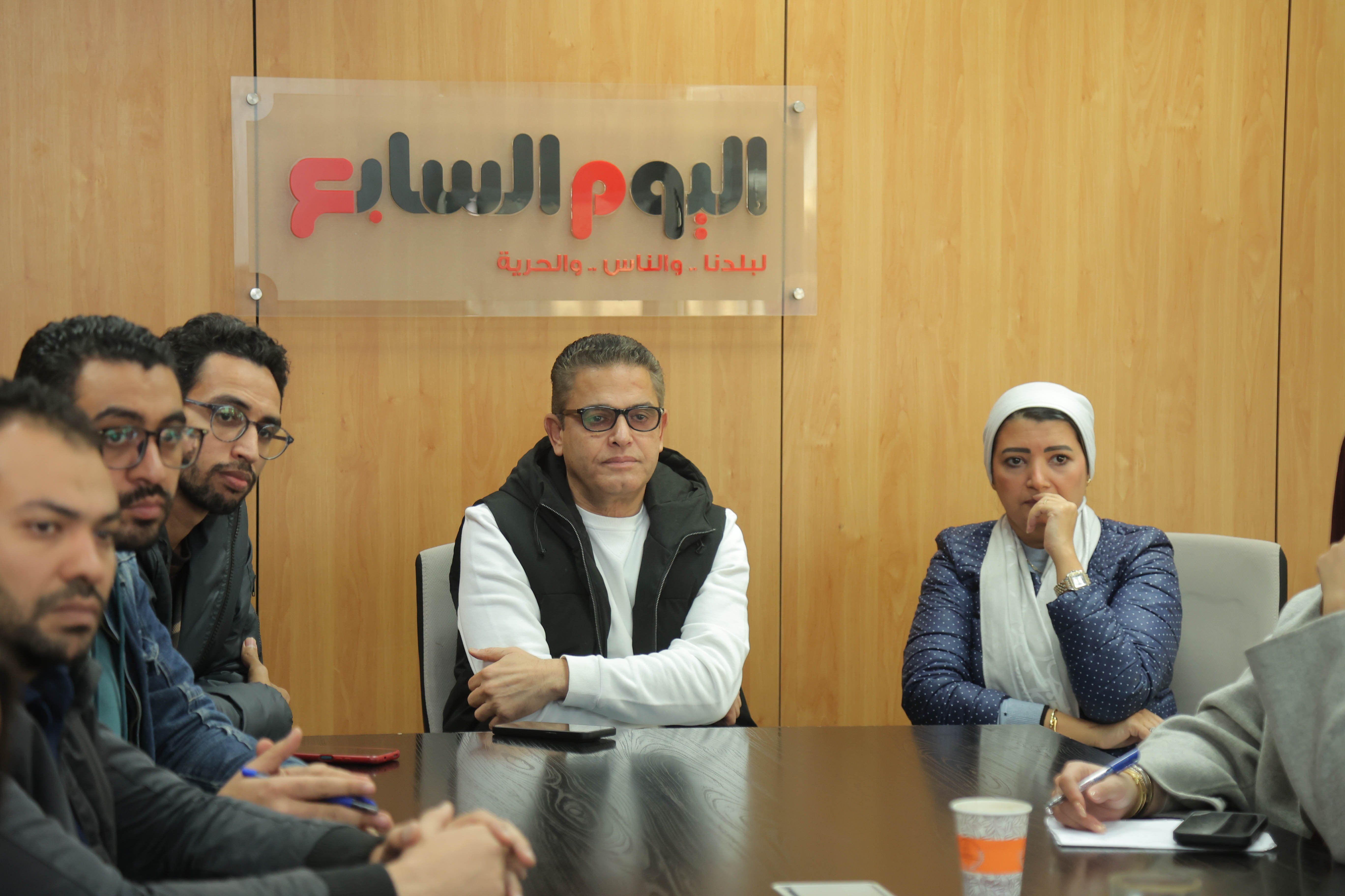 الأستاذ عبد الفتاح عبد المنعم رئيس التحرير يتابع ورشة  الذكاء الاصطناعي