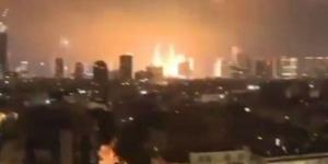 فيديو يوثق لحظة سقوط صاروخ في تل أبيب خلال الهجمات الإيرانية الأخيرة