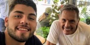 مشهد إنساني.. نجل ميغيل روسو يسجل هدفاً ويبكي وسط زملائه بعد وفاة والده (فيديو)