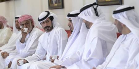 خليفة بن طحنون يعزّي في وفاة أحمد المهيري