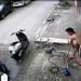 شاب صينى يتعرض للصعق الكهربائى لمدة قياسية (فيديو)