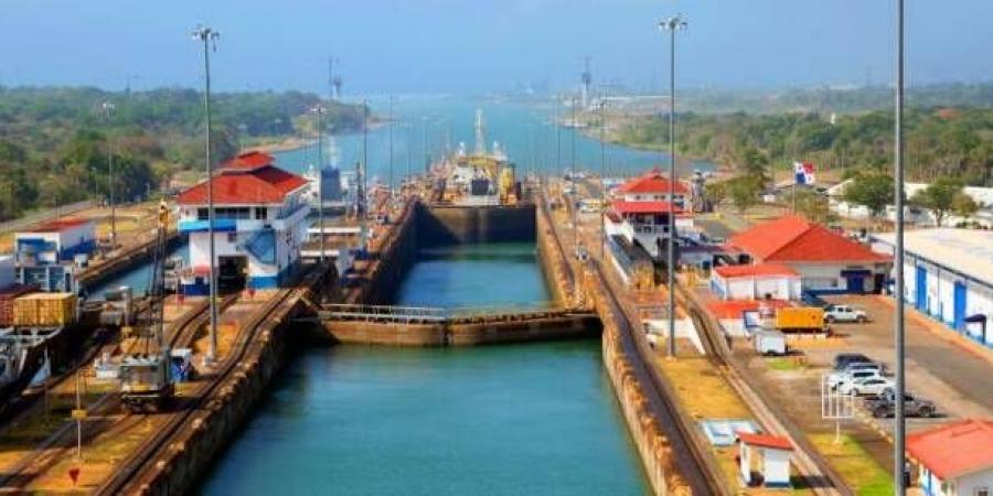 جفاف
      وازدحام..
      أزمة
      المناخ
      تهدد
      الملاحة
      في
      قناة
      بنما