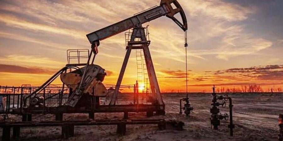 ارتفاع
      أسعار
      النفط
      بنسبة
      1%
      مع
      احتدام
      التوترات
      بالشرق
      الأوسط