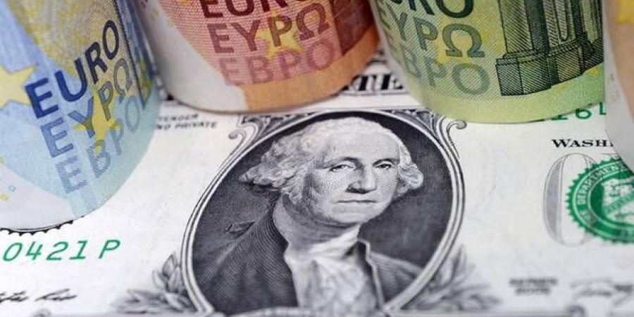 الدولار
      يرتفع
      عقب
      بيانات
      النمو
      واليورو
      يتراجع
      إثر
      تصريحات
      لاجارد