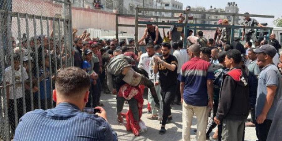 معظمهم من منتظري المساعدات.. 100 شهيد بعدوان الاحتلال على القطاع منذ فجر اليوم