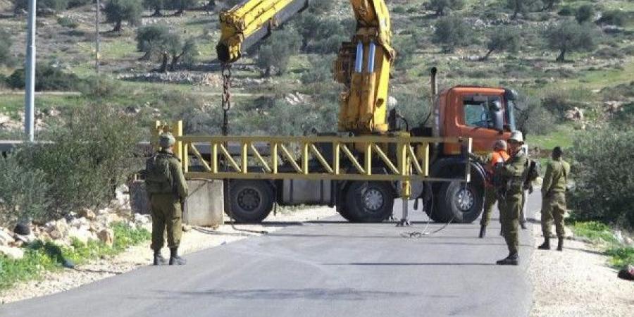 الاحتلال يغلق بوابة عطارة وينصب حاجزا قرب النبي صالح شمال رام الله