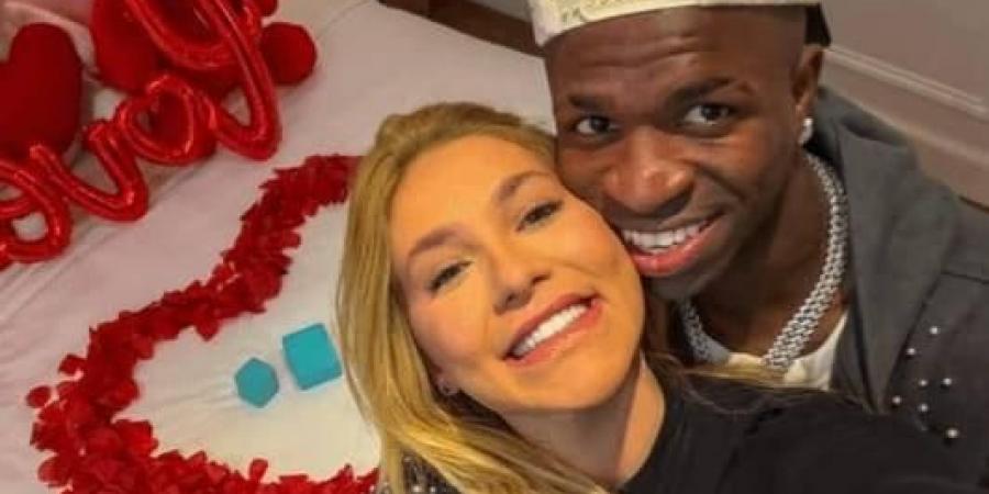 من هي فيرجينيا فونسيكا؟ بعد إعلان نجم ريال مدريد فينيسيوس جونيور ارتباطه بها